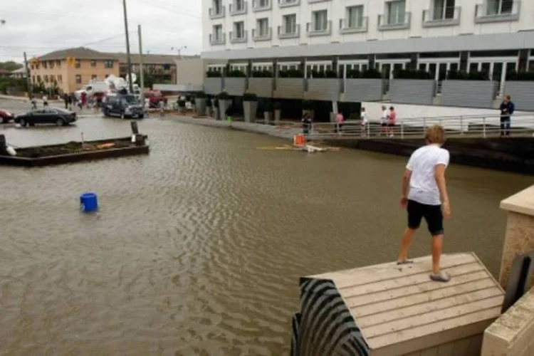 Mais 50.000 pessoas ficaram sem eletricidade pelos efeitos de "Irene" na próxima província de Nova Brunswick (Getty Images)