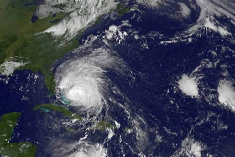 Furacão Irene visto de satélite da NASA (NASA)