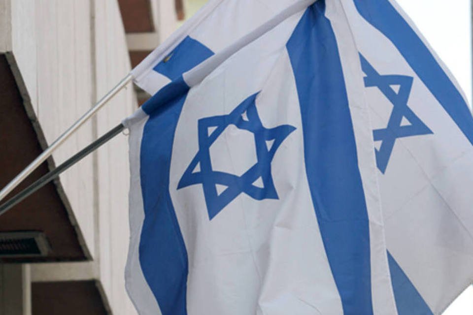 Israel ativa defesa antimíssil contra Síria, diz rádio