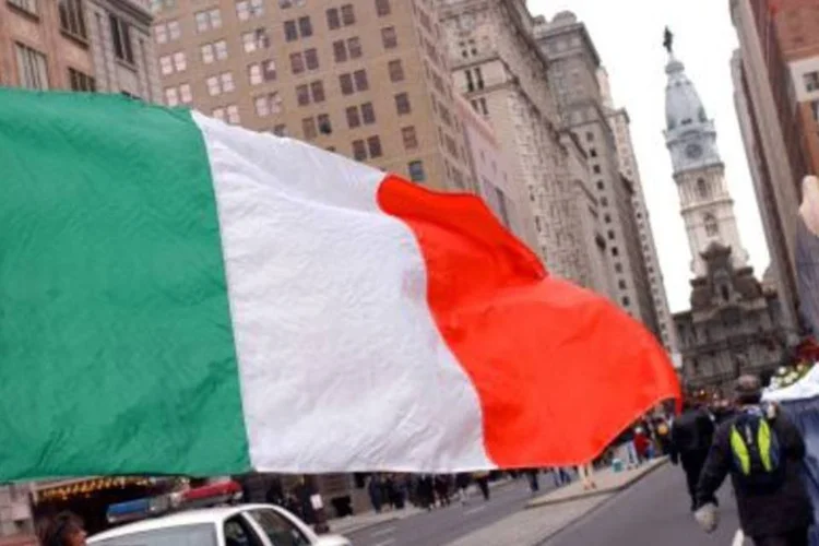 Irlanda: segundo a agência de risco Moody&#039;s, que rebaixou nesta manhã a dívida do país,  as perspectivas de crescimento para a economia ficaram enfraquecidas (.)