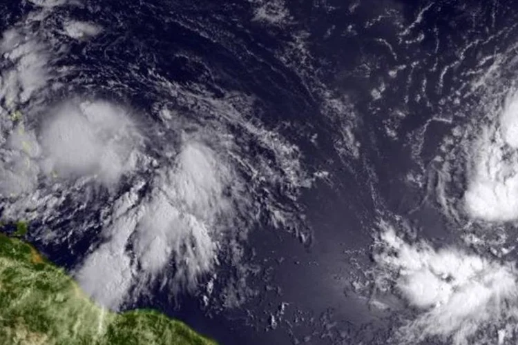 
	Imagem de sat&eacute;lite do Isaac: o centro de &#39;Isaac&#39; tocou a terra ao sudoeste da foz do rio Mississipi, no distrito de Plaquemines
 (Divulgação/Getty Images)