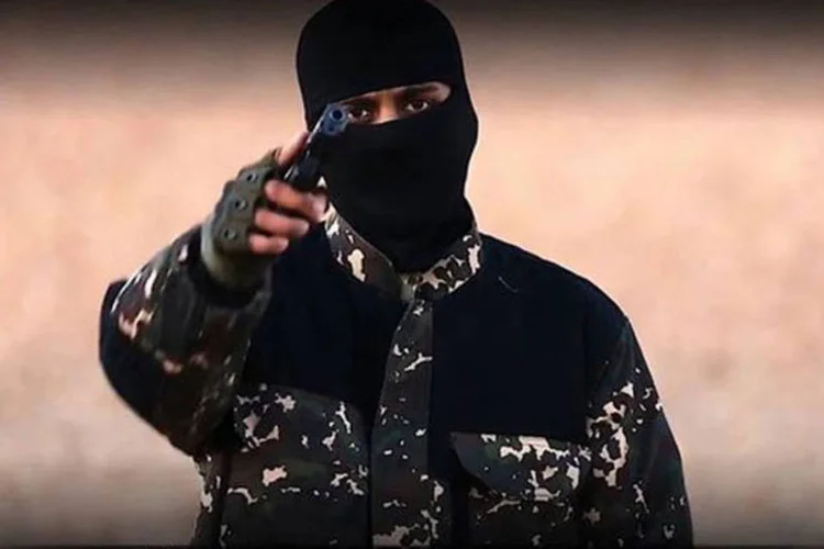 
	Carrasco: autoridades de seguran&ccedil;a come&ccedil;aram a ca&ccedil;ada para descobrir a identidade do novo terrorista
 (Reprodução)