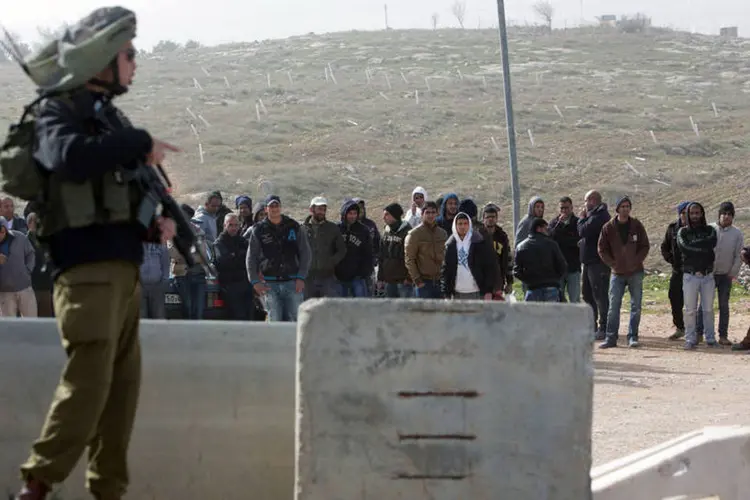 
	Israel: o adolescente morto estava entre os pedestres, assim como os feridos, segundo a porta-voz
 (Menahem Kahana / AFP)