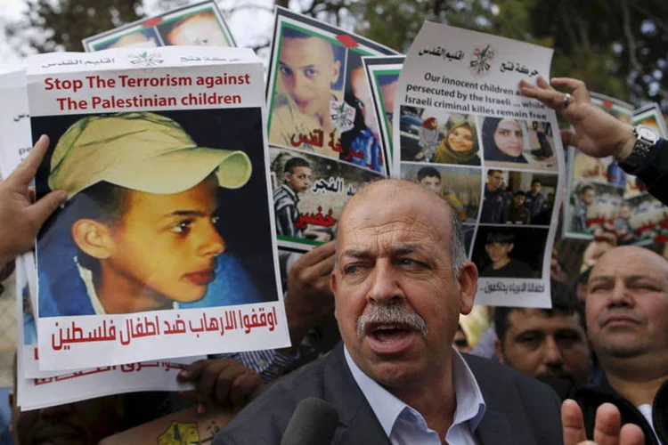
	Pai do palestino morto: Hussein exigiu que as casas dos familiares dos condenados sejam demolidas
 (Ammar Awad / Reuters)