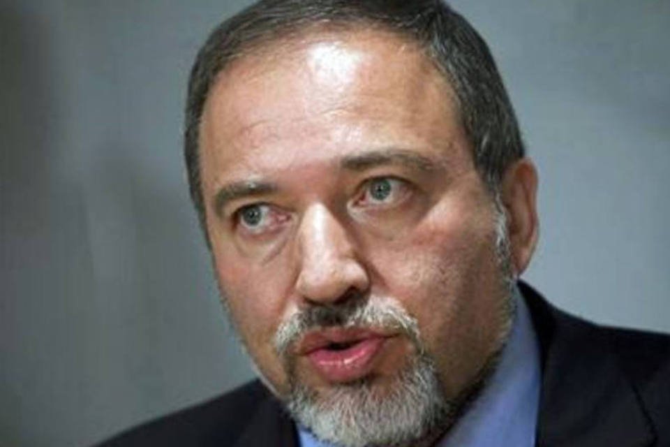 Israel vai interceptar navio a caminho de Gaza, diz ministro