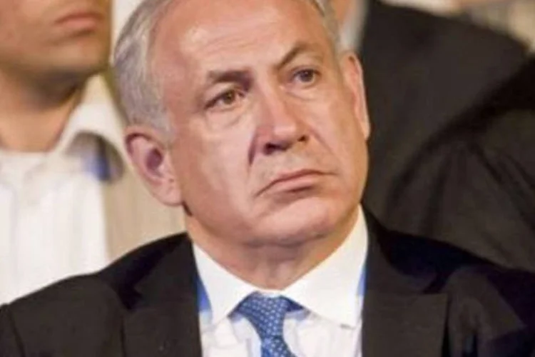 O primeiro-ministro israelense qualificou de embuste o acordo nuclear  (.)