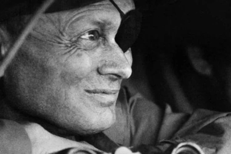 
	O ent&atilde;o ministro israelense da Defesa General Moshe Dayan: Dayan foi muito criticado pelas derrotas sofridas pelo Ex&eacute;rcito no in&iacute;cio da guerra
 (AFP)