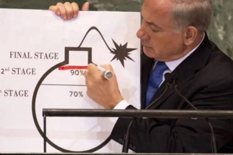 
	Benjamin Netanyahu, discursa na ONU contra o programa nuclear do Ir&atilde;: o programa avan&ccedil;ou 70% no enriquecimento de ur&acirc;nio necess&aacute;rio para obter a bomba at&ocirc;mica, disse
 (Don Emmert/AFP)