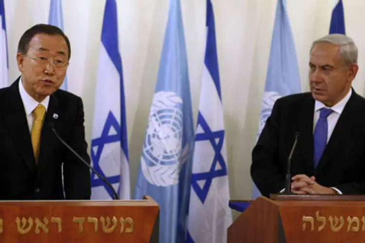 
	O secret&aacute;rio-geral da ONU, Ban Ki-moon, e o premier de Israel, Benjamin Netanyahu, em Jerusal&eacute;m:&nbsp;China pediu a Israel para evitar a confronta&ccedil;&atilde;o
 (AFP/Lior Mizrahi)