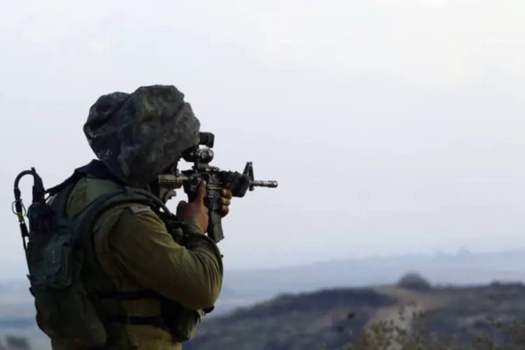 
	Soldado israelense: novo plano de cortes representa uma redu&ccedil;&atilde;o significativa de soldados at&eacute; 2018
 (Ronen Zvulun/Reuters)