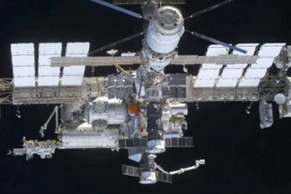 Astronautas partem rumo à Estação Espacial Internacional
