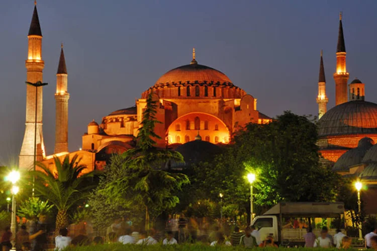 Istambul: Quando entrar na mesquita, mantenha-se em silêncio (ThinkStock)