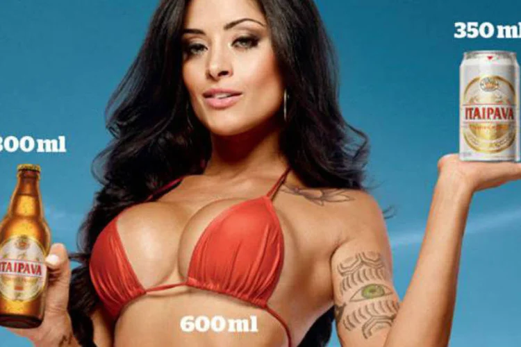 
	Campanha da Itaipava: Conar pediu suspens&atilde;o do cartaz por considerar que h&aacute; &quot;sensualidade excessiva&quot;
 (Reprodução)