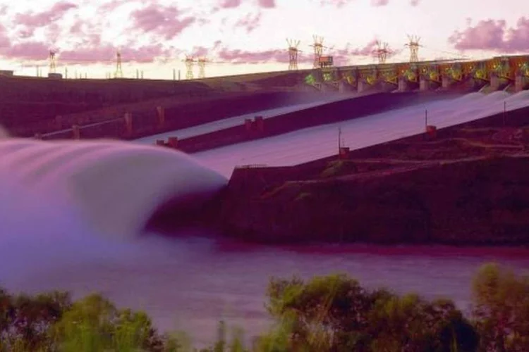 itaipu-hidreletrica-viagem-e-turismo-jpg.jpg (.)