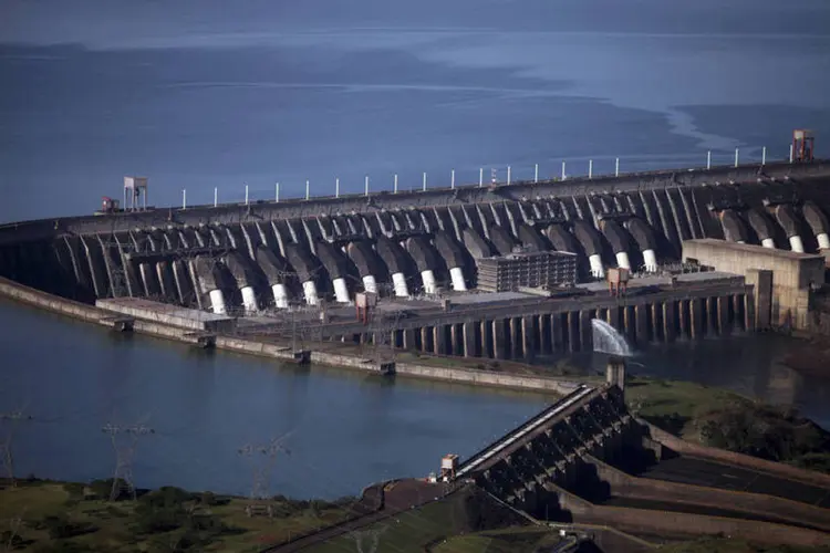 Itaipu: usina, com 14 gigawatts em capacidade instalada, é a maior geradora de energia do mundo (Dado Galdieri/Bloomberg)