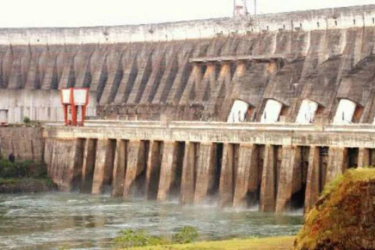 
	Usina de Itaipu: Instituto Acende Brasil disse que, diferentemente de 2001, o pa&iacute;s tem atualmente um parque termel&eacute;trico &ldquo;muito mais robusto&quot;
 (Arquivo/Agência Brasil)