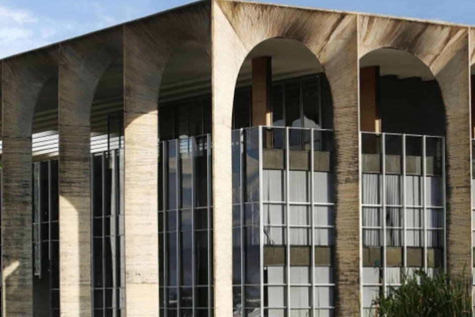 Servidores do Itamaraty entram em greve