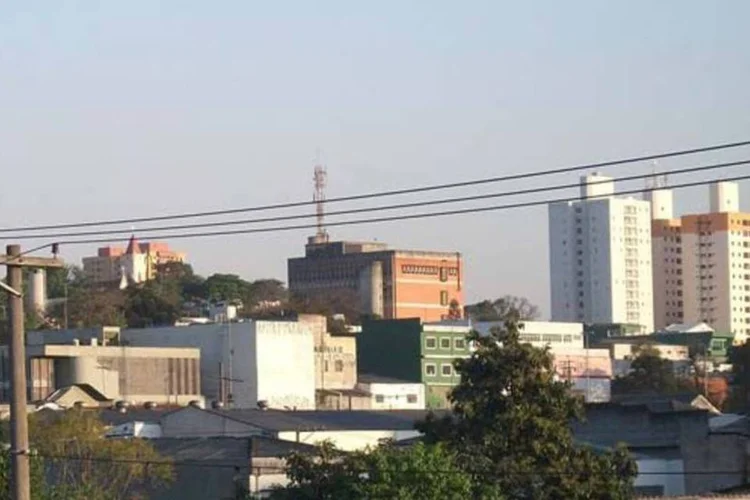 
	Itaquera, bairro de S&atilde;o Paulo: Moradora de Itaquera alugou a casa por R$120 mil por 40 dias, valor que corresponde ao seu sal&aacute;rio anual
 (Raphael Igor/Wikimedia Commons)
