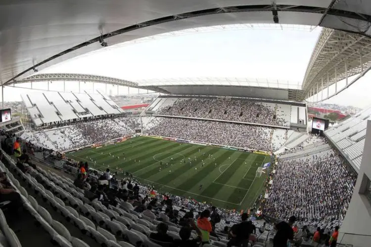 
	Vista geral do Itaquer&atilde;o, uma das sedes da Copa do Mundo de 2014, durante a partida inaugural
 (Paulo Whitaker/Reuters)