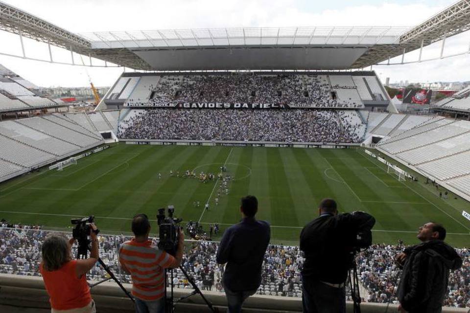 Arena Corinthians: nesta quarta-feira, promotores do Ministério Público estiveram no local para fazer uma vistoria (REUTERS/Paulo Whitaker)