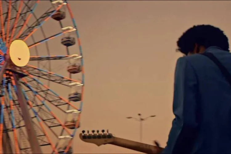
	A a&ccedil;&atilde;o do Ita&uacute; contar&aacute; a hist&oacute;ria do m&uacute;sico Elzo Henschell, de 28 anos de idade
 (Reprodução/YouTube)