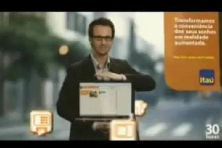 Depois da campanha em 3D, o Itaú mais uma vez utiliza tecnologia de ponta em seus anúncios (.)
