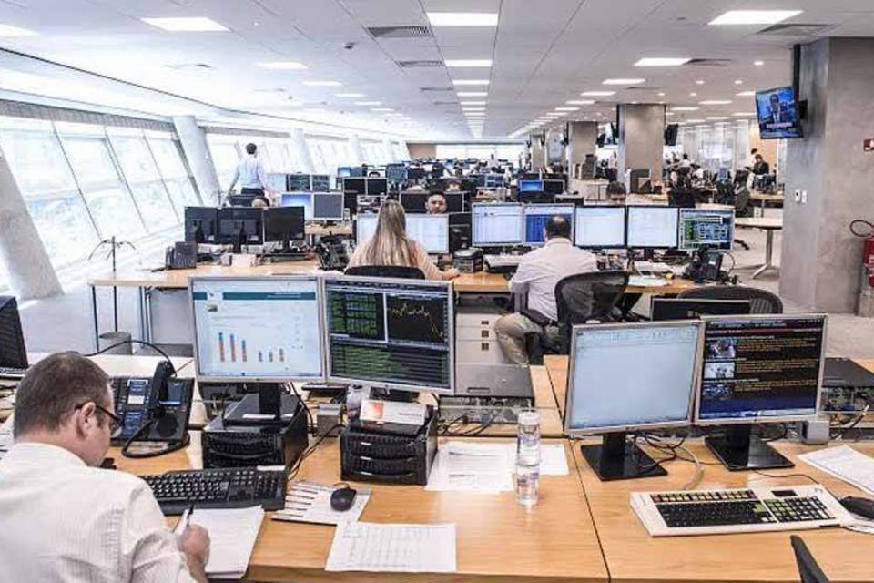 Crédito bancário deve ter crescimento tímido em 2015