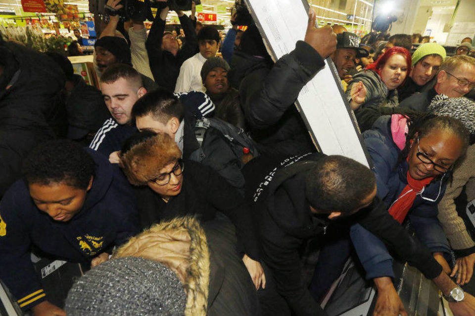 Black Friday nos EUA tem filas e muitos brasileiros