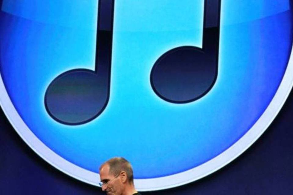 
	Steve Jobs apresenta o iTunes
 (Justin Sullivan/Getty Images)