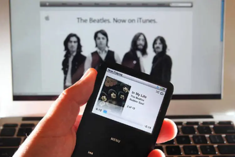 iTunes e iPod, da Apple: empresa está prestes a assinar acordo com gravadoras para o lançamento de um serviço de streaming de música, que deve ser anunciado até o fim do ano (Justin Sullivan/ Getty Images)