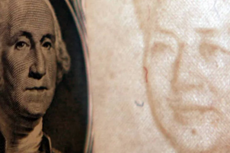 Dólar x Iuane: guerra cambial causa atritos entre EUA e China (.)