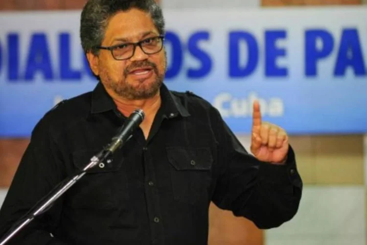 O negociador Iván Márquez discursa em Havana (Yamil Lage/AFP)