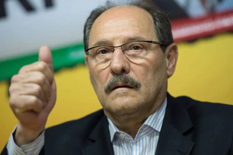 
	Jos&eacute; Ivo Sartori: candidato do PMDB &eacute; o favorito no segundo turno do Rio Grande do Sul
 (Marcelo Camargo/Agência Brasil)