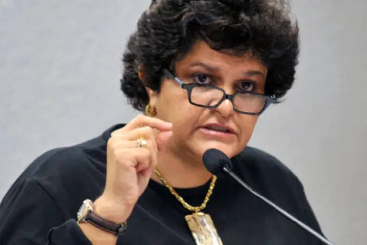 A ministra do Meio Ambiente, Izabella Teixeira: oléo lubrificante será o primeiro material regulado pela Política Nacional de Resíduos Sólidos (Antônio Cruz/ABr)