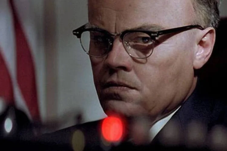 Leonardo DiCaprio como J.Edgar (Divulgação)