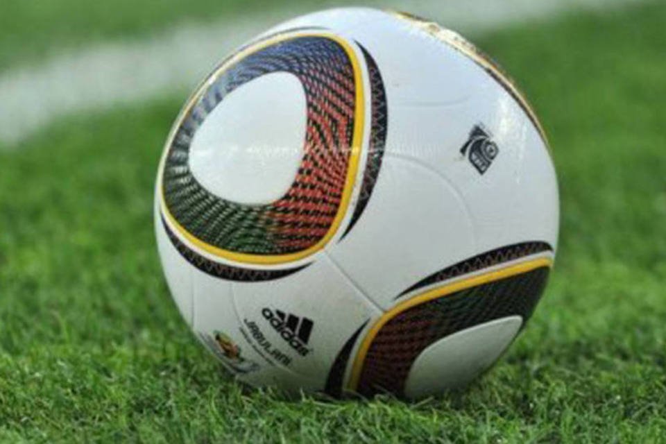 Torcida vai escolher nome da bola da Copa de 2014
