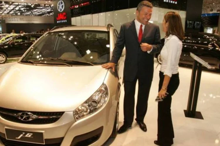 
	Carro da montadora chinesa JAC Motors: executivos do setor na China esperam que o mercado de ve&iacute;culos no pa&iacute;s cres&ccedil;a no ritmo de um d&iacute;gito este ano
 (Fernando Moraes/Veja SP)