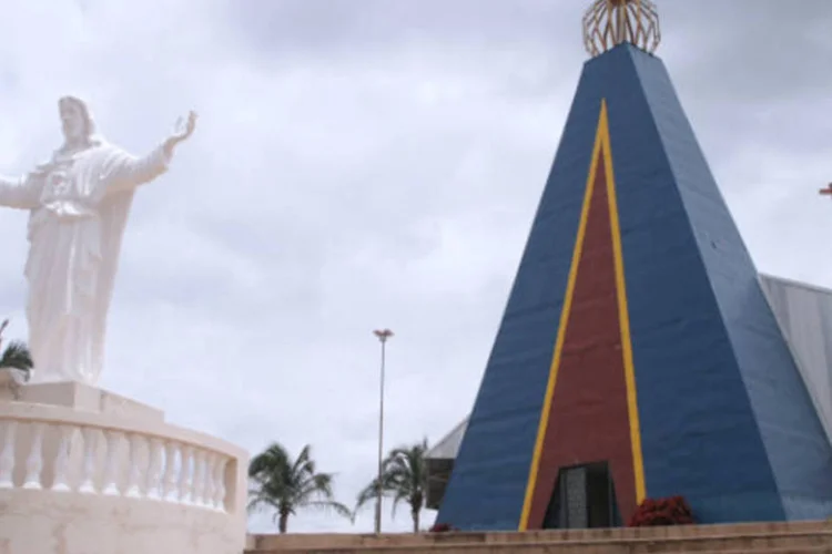 
	Igreja Santu&aacute;rio da Aparecida na cidade de Jaci (SP)
 (Pierre Duarte/Banco de Imagens do Estado de São Paulo)
