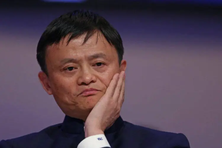 
	Jack Ma, fundador do Alibaba: mudan&ccedil;a faria o maior e-commerce da China firmar-se como a segunda companhia de tecnologia de alto perfil a cair abaixo de seu pre&ccedil;o de IPO esta semana
 (Chris Ratcliffe/Bloomberg)