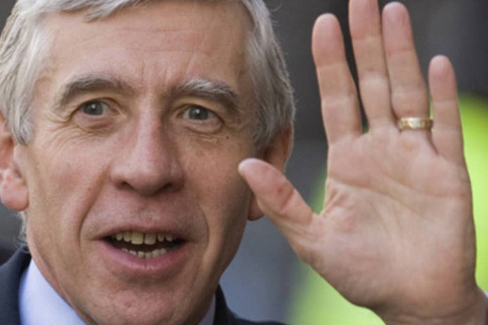 Jack Straw põe fim a 30 anos na 1ª linha da política britânica