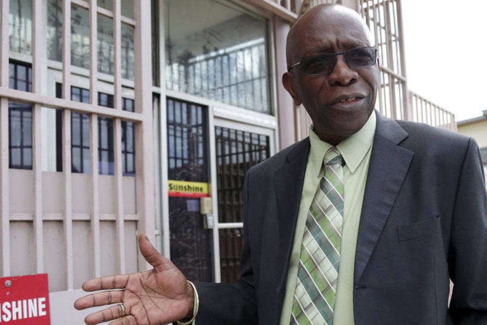 Fifa anuncia banimento do ex-vice-presidente Jack Warner