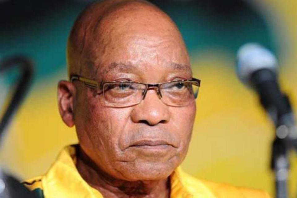 Jacob Zuma sobrevive a moção de desconfiança na África do Sul