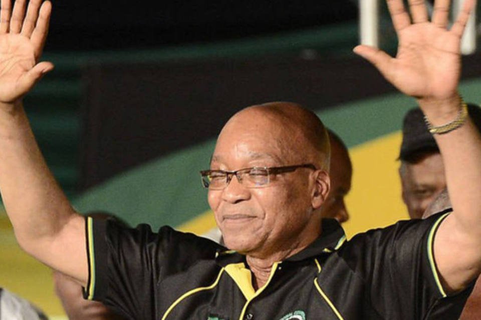 Presidente sul-africano Zuma reeleito para o comando do CNA