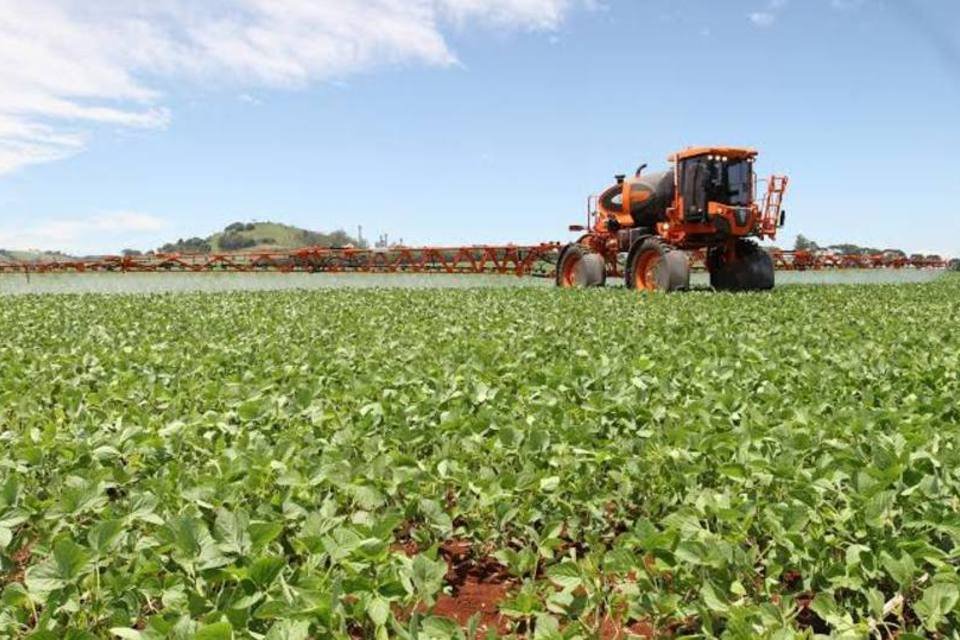 BNDES Crédito Rural 'dolarizado', lançado no último dia 17, tem foco na renovação da frota de máquinas agrícolas (Jacto/Divulgação)