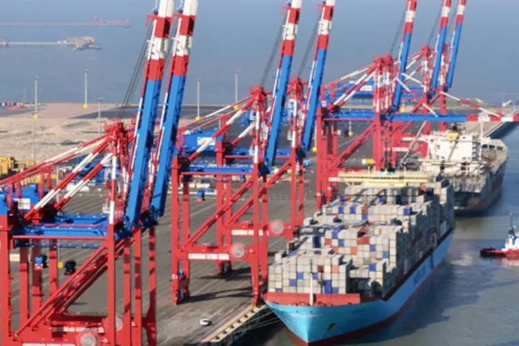 
	Porto JadeWeserPort, na Alemanha: exporta&ccedil;&otilde;es dos 18 pa&iacute;ses que usam o euro aumentou 3% na compara&ccedil;&atilde;o anual ap&oacute;s uma alta de 1% em janeiro
 (Bloomberg)