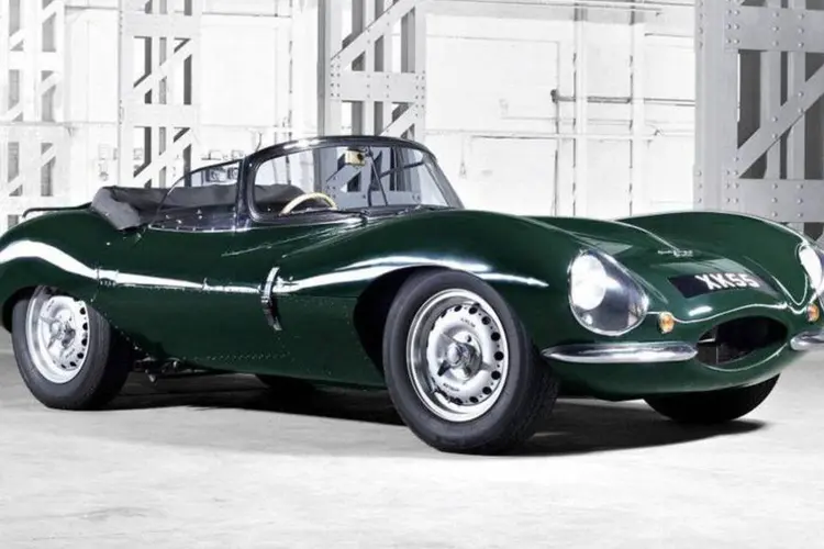 Jaguar XKSS: a nova estratégia é fabricar e/ou restaurar carros que fizeram sucesso no passado (Divulgação)