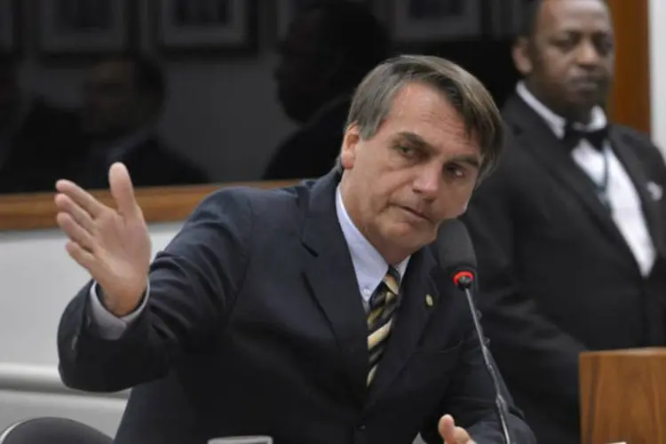 
	O deputado Jair Bolsonaro: Bolsonaro disse que s&oacute; n&atilde;o estupraria a deputada Maria do Ros&aacute;rio (PT-RS) porque ela &ldquo;n&atilde;o merece&rdquo;
 (Wilson Dias/ABr)