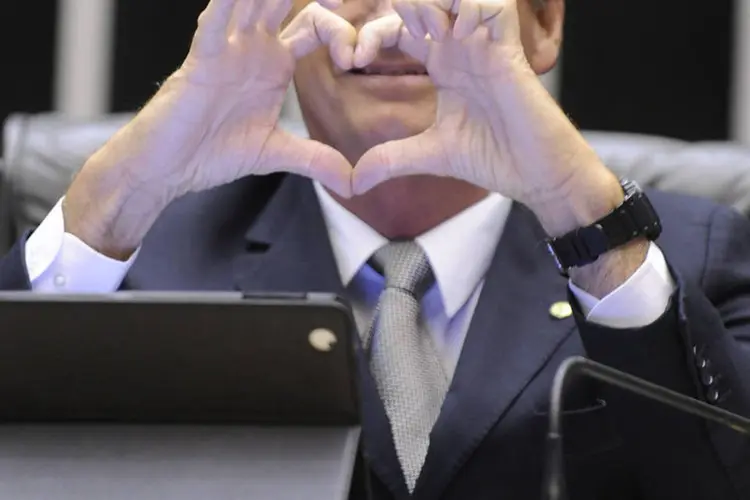 O deputado Jair Bolsonaro (PP-RJ) participa de sessão para votar o pedido de cassação do mandato do deputado André Vargas (Gabriela Korossy/ Câmara dos Deputados)