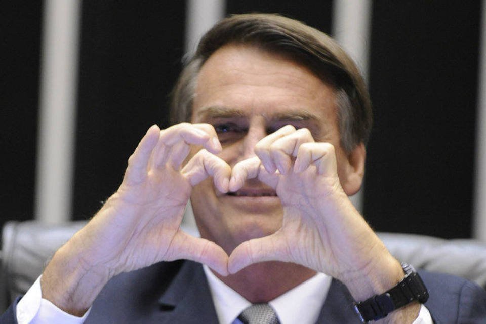Bolsonaro é alvo de "purpurinaço" no RS