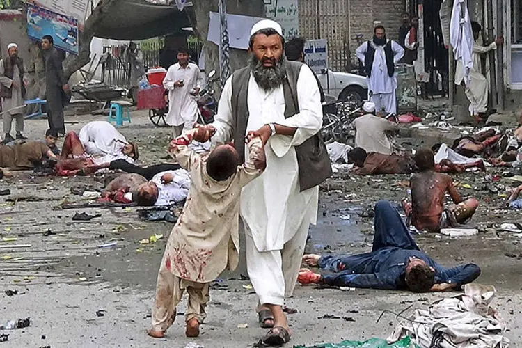 Atentado: duas bombas deixarão ao menos 34 mortos no Afeganistão (REUTERS/Pajwak News Agency)